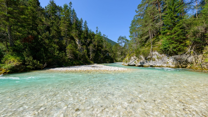 The Isar river is 295 km long and flows via Munich towards the river Donau. Its source can be found in the Hinterautal valley in the Tyrolean Karwendel Mountains nearby the village Scharnitz. The Isar river flows from its source in the Hinterautal valley towards the village Scharnitz