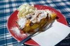 Apfelstrudel mit Sahne