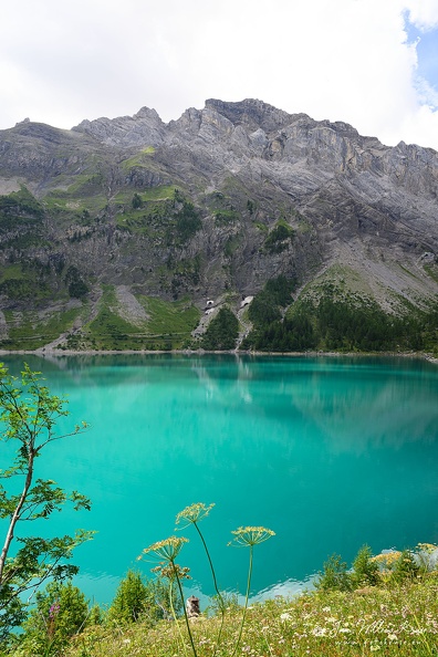 Lac de Tseuzier is an artificial lake in the canton of Valais, Switzerland. It is located in the municipalities of Ayent and Icogne.
The reservoir has a volume of 51 mio m³ and a surface area of 0.85 km2 (0.33 sq mi). It was formed by the dams of Zeuzier (156 m) and Proz-Riond (20 m) built in 1957. GFK-20230818-Z9-2262.jpg
