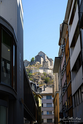 View from the old city towards Basilique de Valère (581 Besuche) View from the old city towards Basilique de Valère