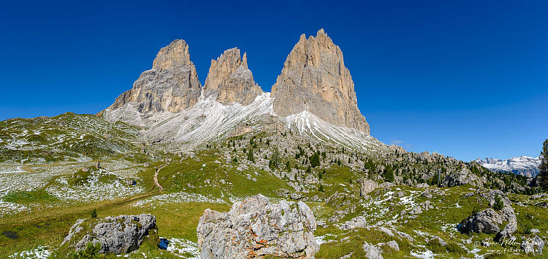 The Langkofel Group (Gruppo del Sassolungo) from the east